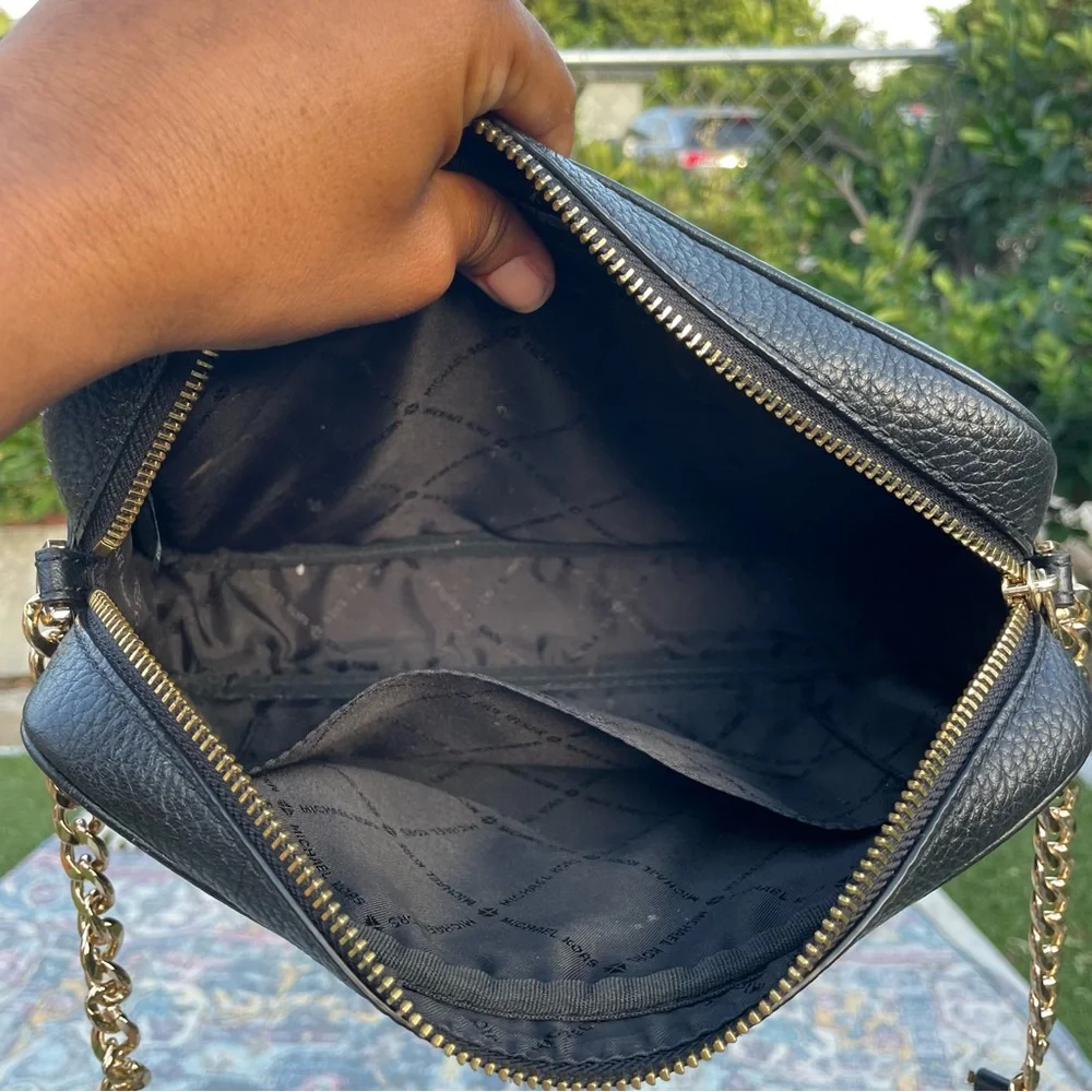 Michael Kors MK crossbody black chain purse - Picture 12 of 13